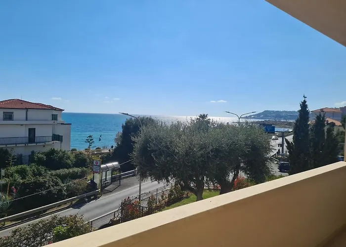 Bell\'Alloggio A Due Passi Dalle Spiagge Di Riva Ligure